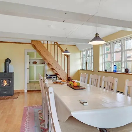 בית נופש Three-bedroom In Tranekar Tranekær