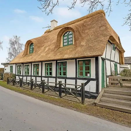 Three-bedroom In Tranekar בית נופש Tranekær