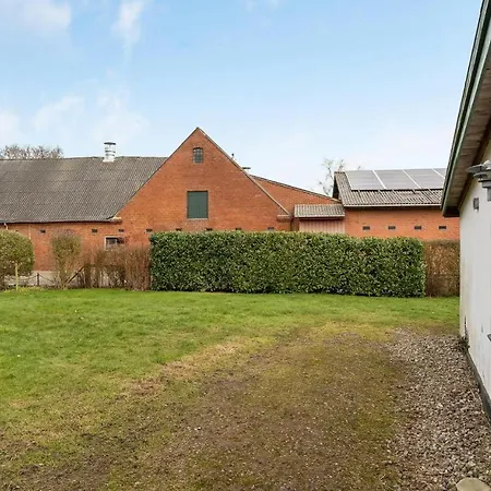 Three-bedroom In Tranekar Feriehus Osterhuse