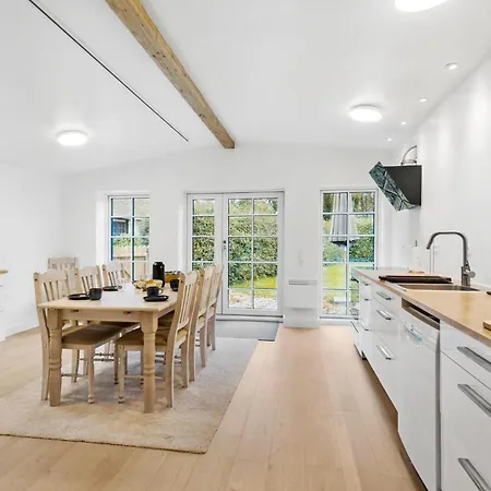 בית נופש Three-bedroom In Tranekar