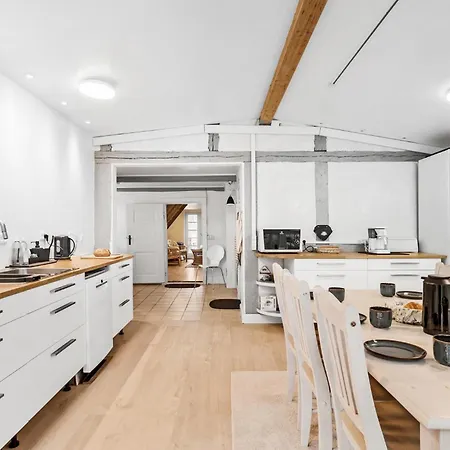 Three-bedroom In Tranekar בית נופש *
