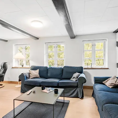 Feriehus Three-bedroom In Tranekar *