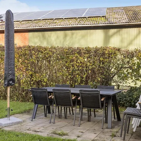 Three-bedroom In Tranekar * Osterhuse